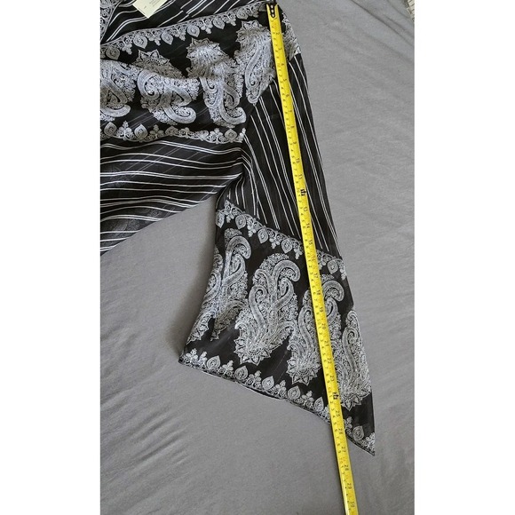 NWT Chicos Black Paisley V-Neck Crossover Wrap Layered Blouse Sz 8/10 - Picture 11 of 13